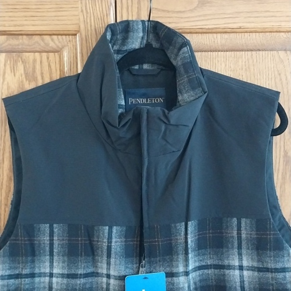 Pendleton NWT Men's Size Large Black‎ Gray Plaid Full Zip Wool Rich Blend Vest - Picture 5 of 12